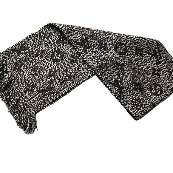 LOUIS VUITTON LV Rare Vintage Black & White Monogram Scarf - Picture 1 of 14